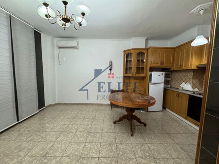 Bllok, apartament 2+1 me qira