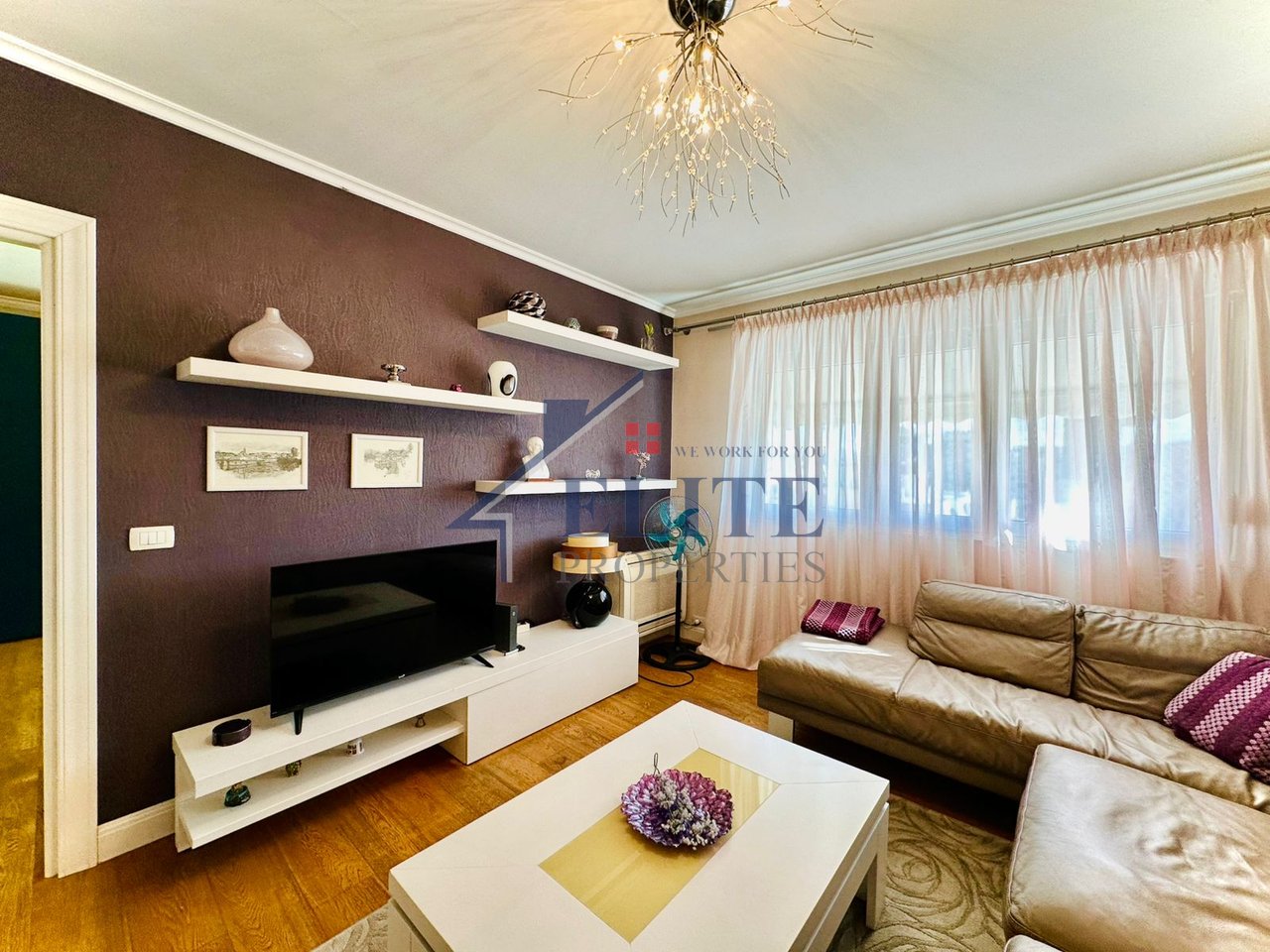Mozaiku i Tiranës, apartament 2+1 me qira