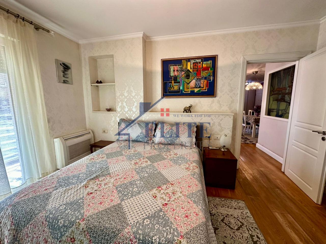 Mozaiku i Tiranës, apartament 2+1 me qira