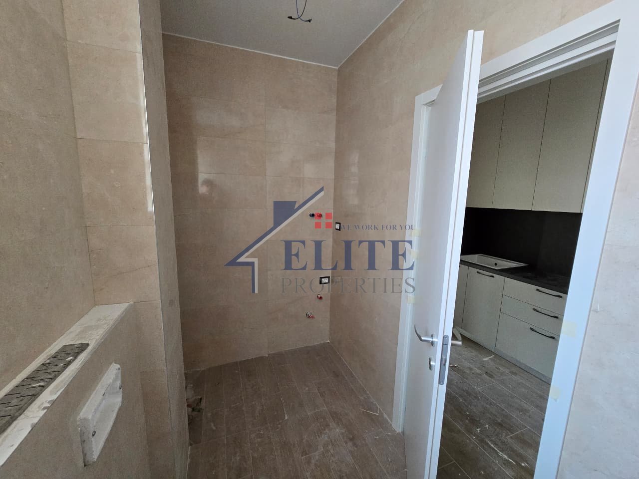 Pranë Fakultetit Ekonomik, apartament 1+1 me qira