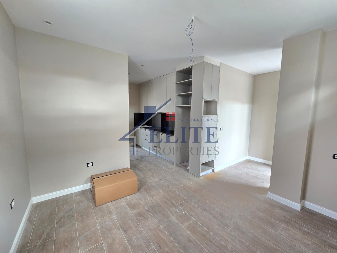 Pranë Fakultetit Ekonomik, apartament 1+1 me qira