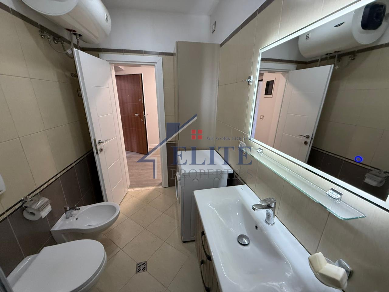 Shkolla e Kuqe, apartament 1+1 me qira