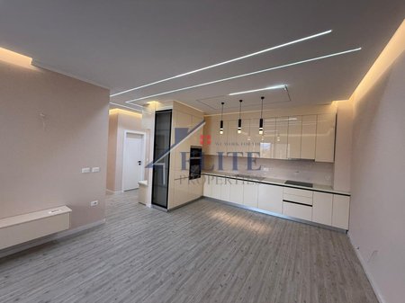 Ish Fusha e Aviacionit, appartamento 2+1 in affitto