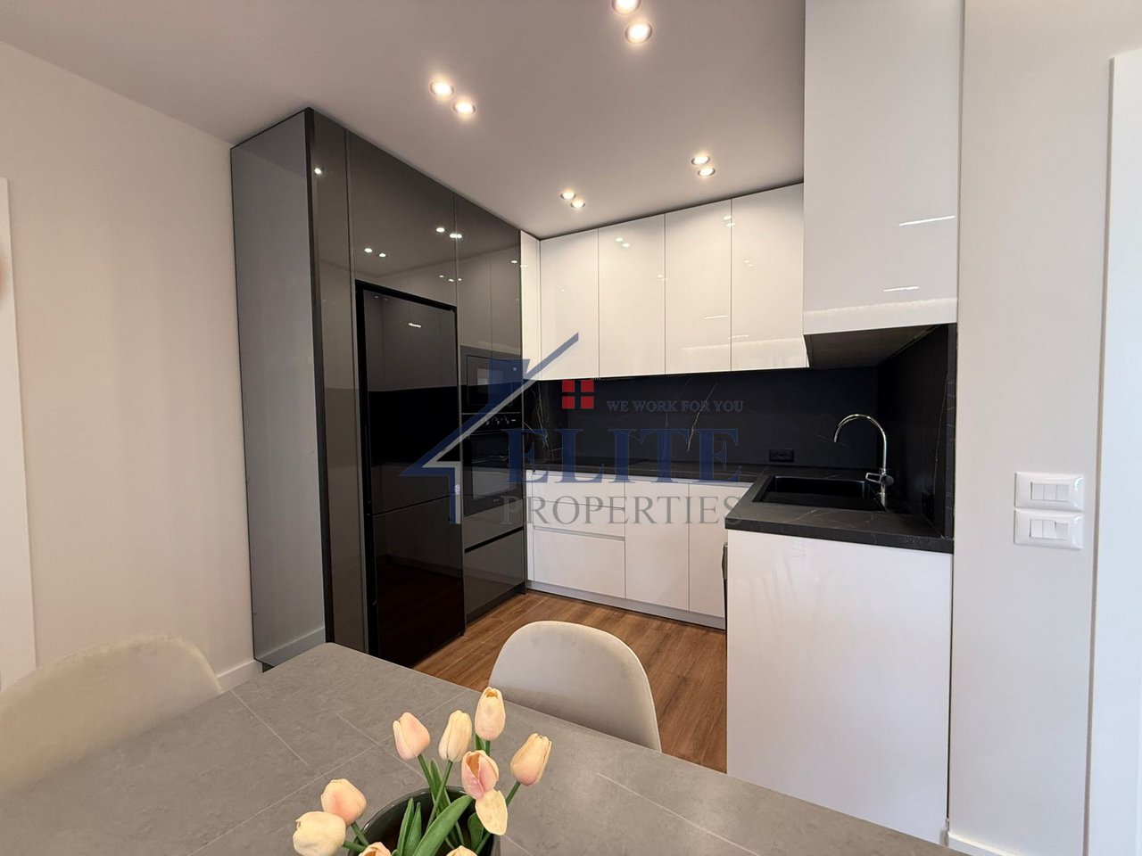 Pazari i ri, two bedroom apartment for rent