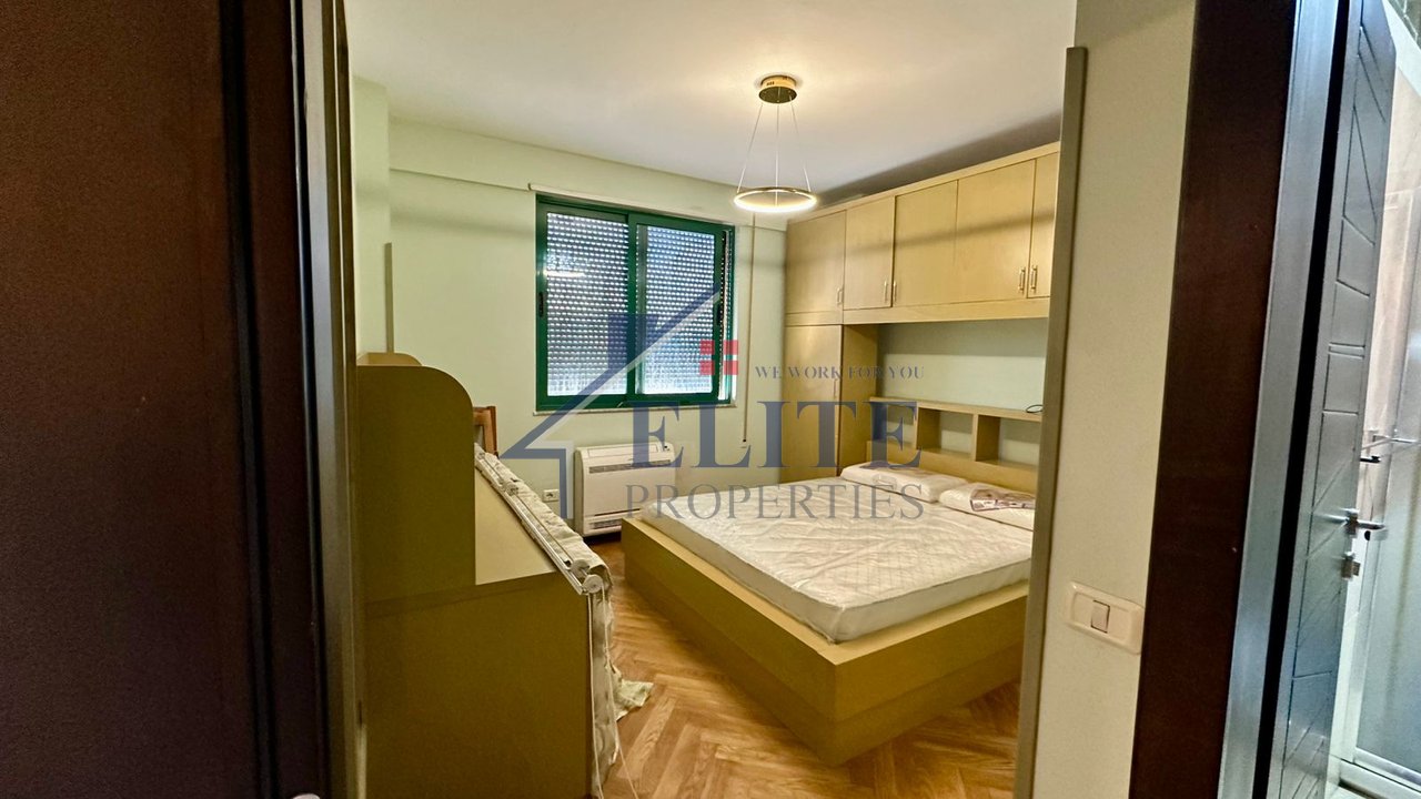 Pazari i Ri, appartamento con una camera da letto in affitto