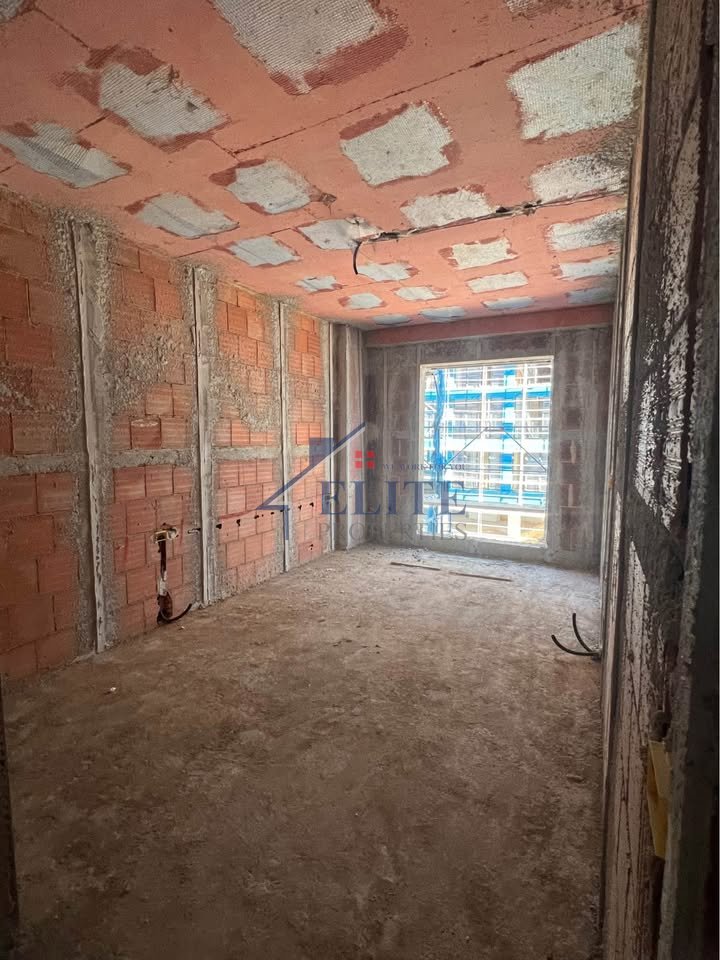 Bulevardi Bajram Curri, mbi Maternitetin e Ri , apartament 2+1 në shitje