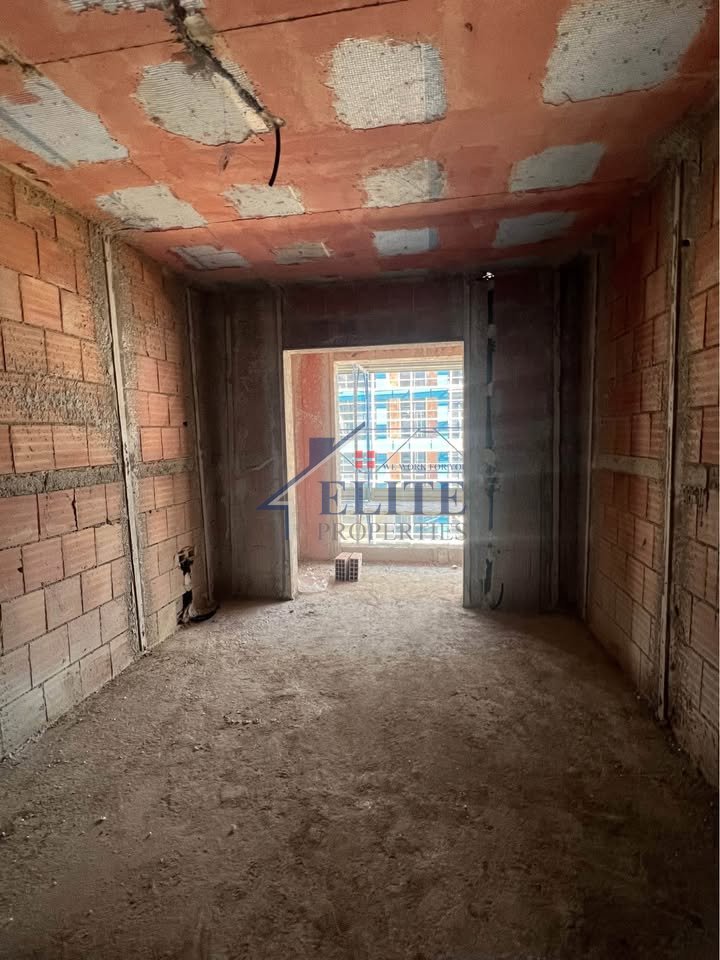 Bulevardi Bajram Curri, mbi Maternitetin e Ri , apartament 2+1 në shitje