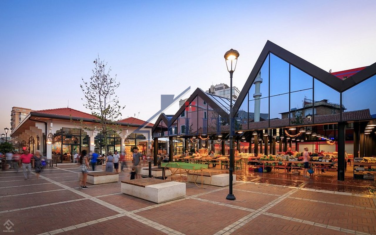 Pazari i Ri, shop for sale