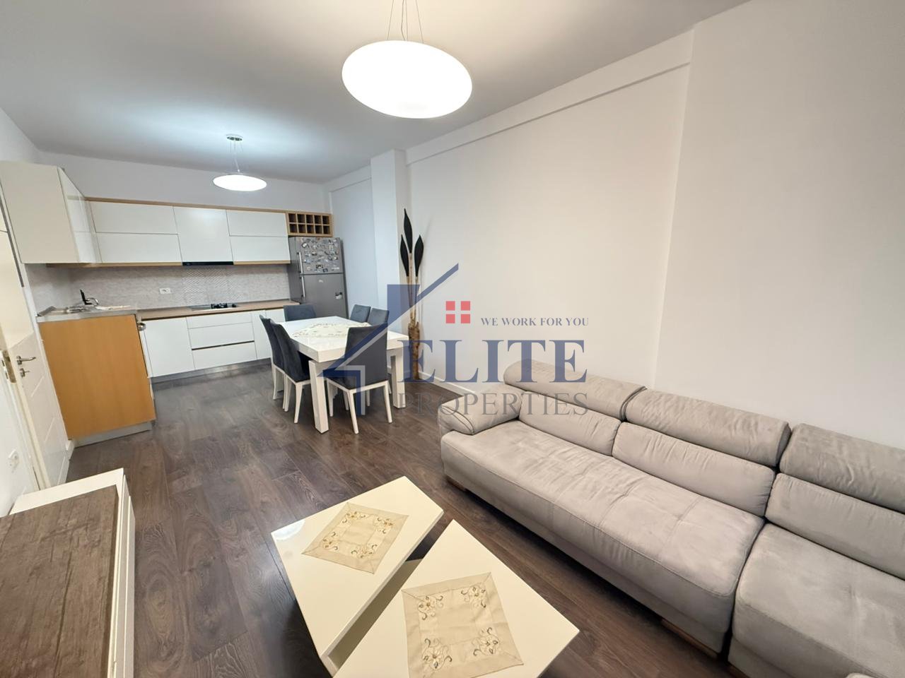 Unaza e Re Astir, appartamento con due camere da letto in vendita