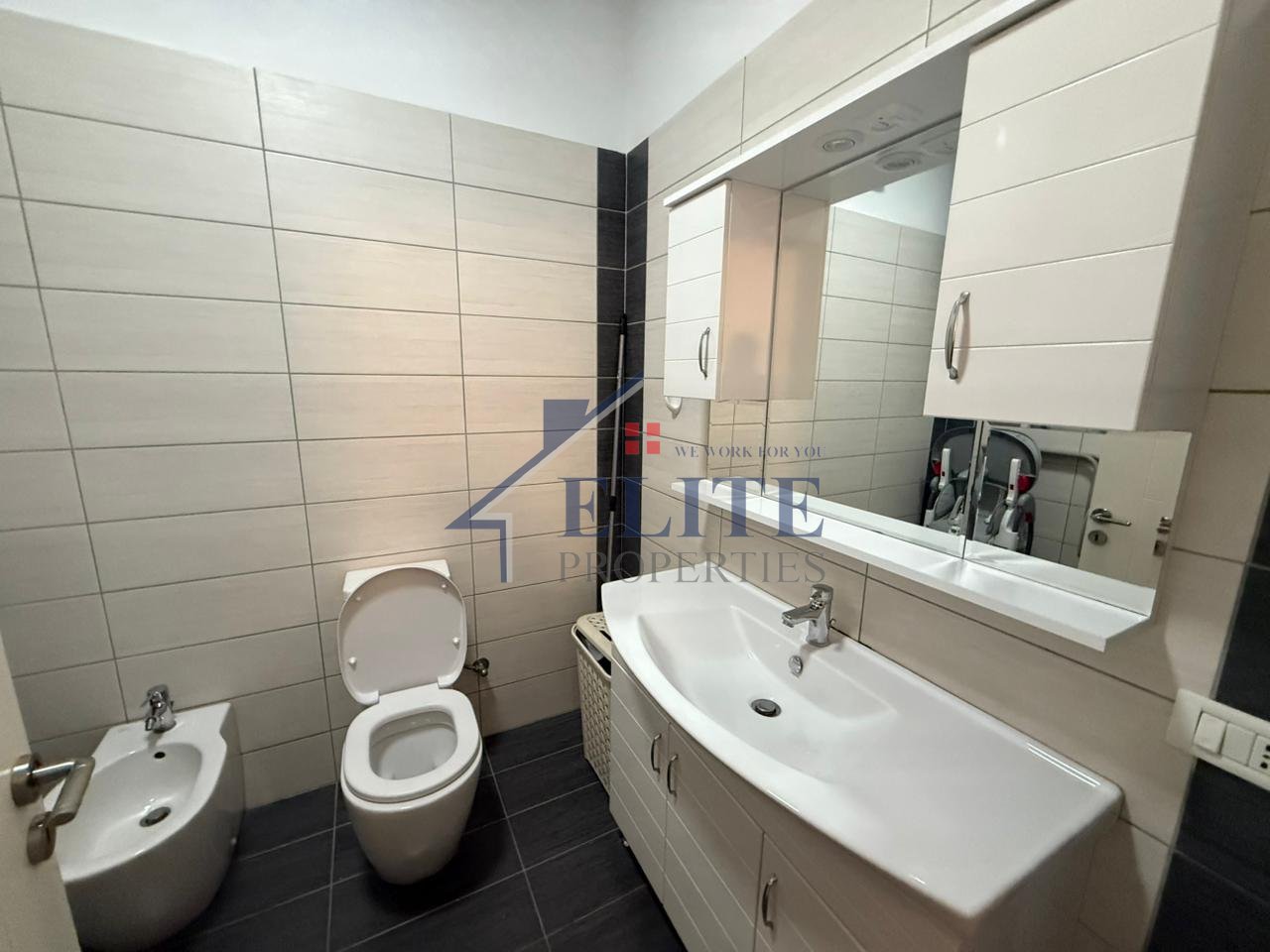 Unaza e Re Astir, appartamento con due camere da letto in vendita