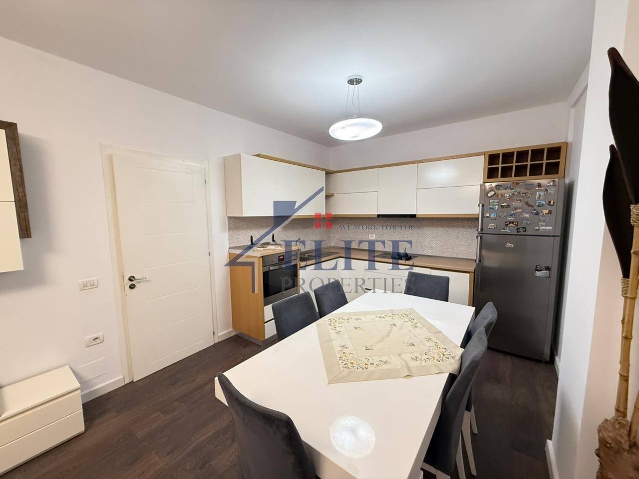 Unaza e Re Astir, appartamento con due camere da letto in vendita