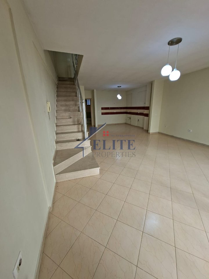 Kodra e Diellit 1, dubleks ne shitje