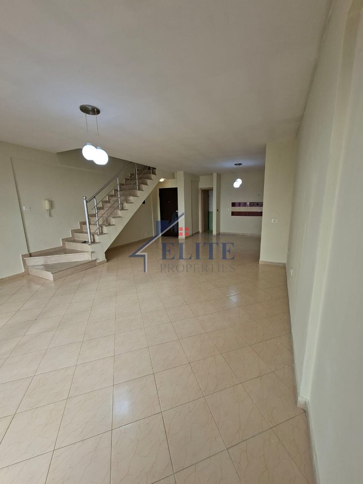 Kodra e Diellit 1, dubleks ne shitje