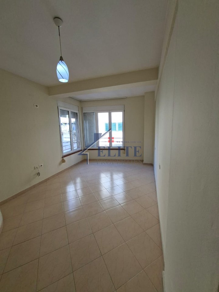 Kodra e Diellit 1, dubleks ne shitje