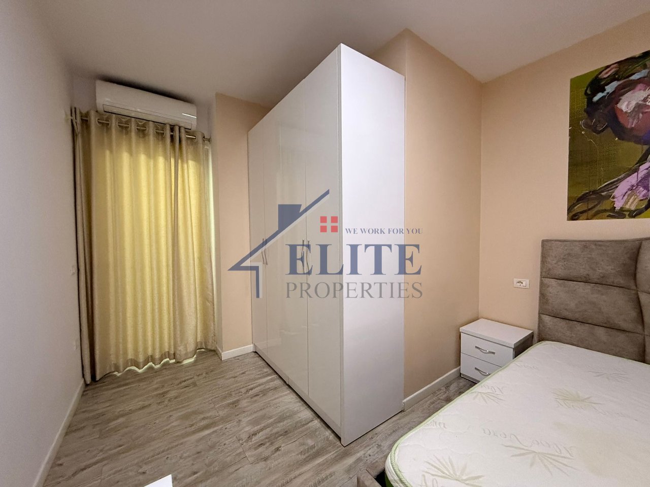 Qendra e Tiranës, Apartamenti 1+1me qera