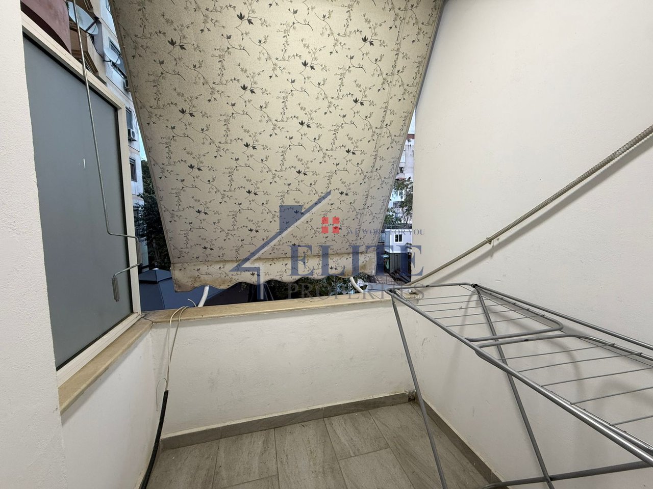 Qendra e Tiranës, Apartamenti 1+1me qera