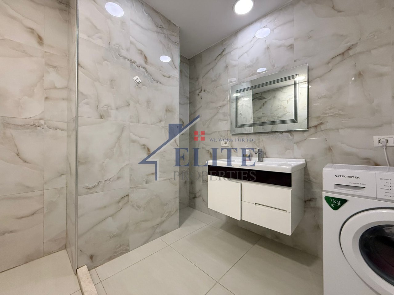 Qendra e Tiranës, Apartamenti 1+1me qera