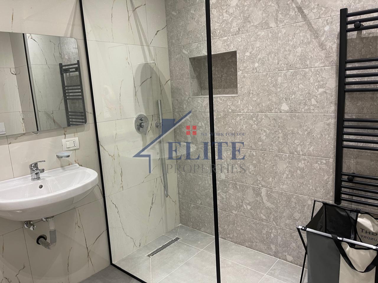 Ish Fusha e Aviacionit, apartament 2+1 për qira