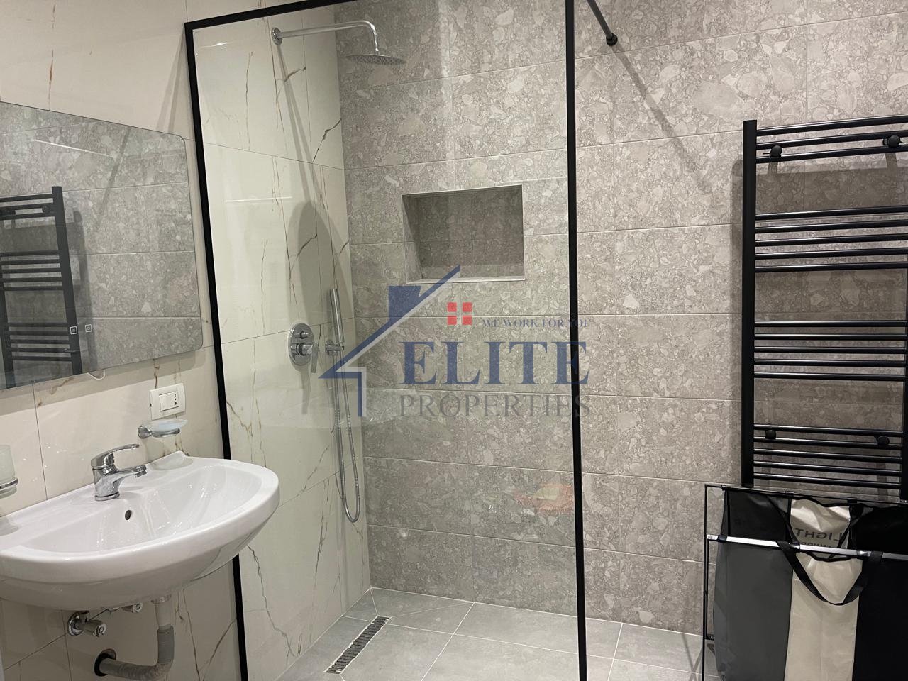 Ish Fusha e Aviacionit, apartament 2+1 për qira