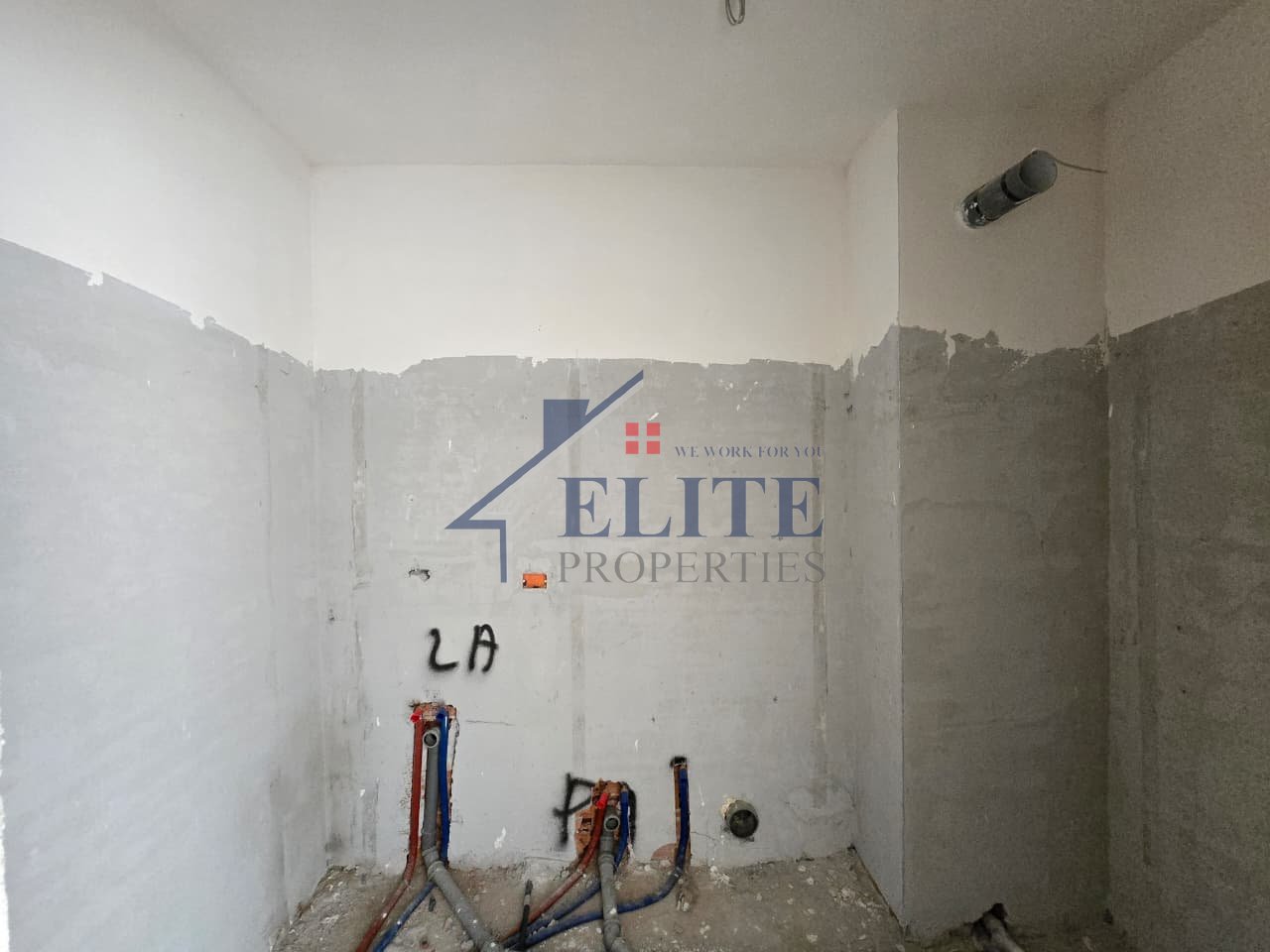 Majestic Residence Paskuqan, appartamento con una camera da letto in vendita