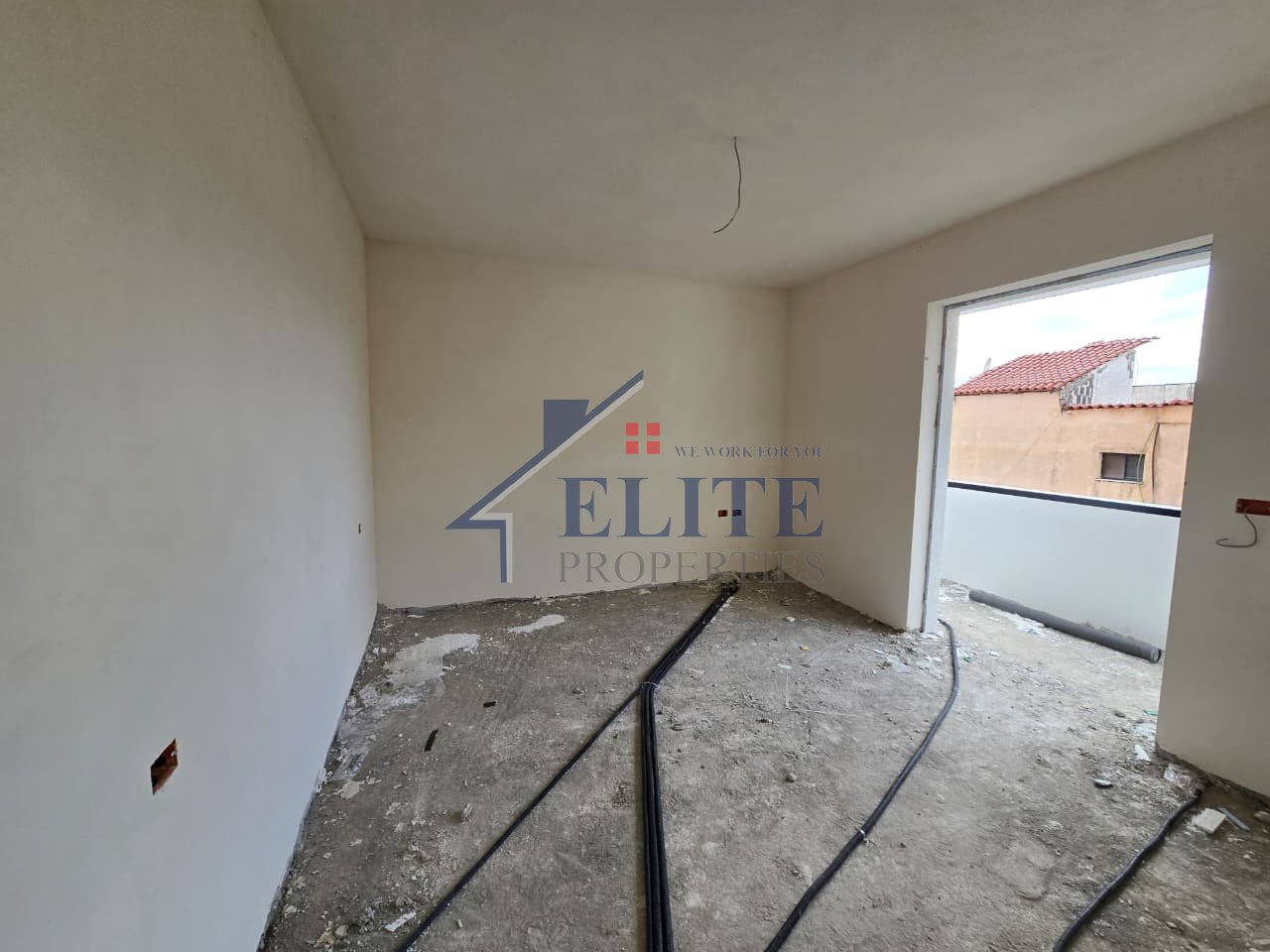 Majestic Residence Paskuqan, appartamento con una camera da letto in vendita