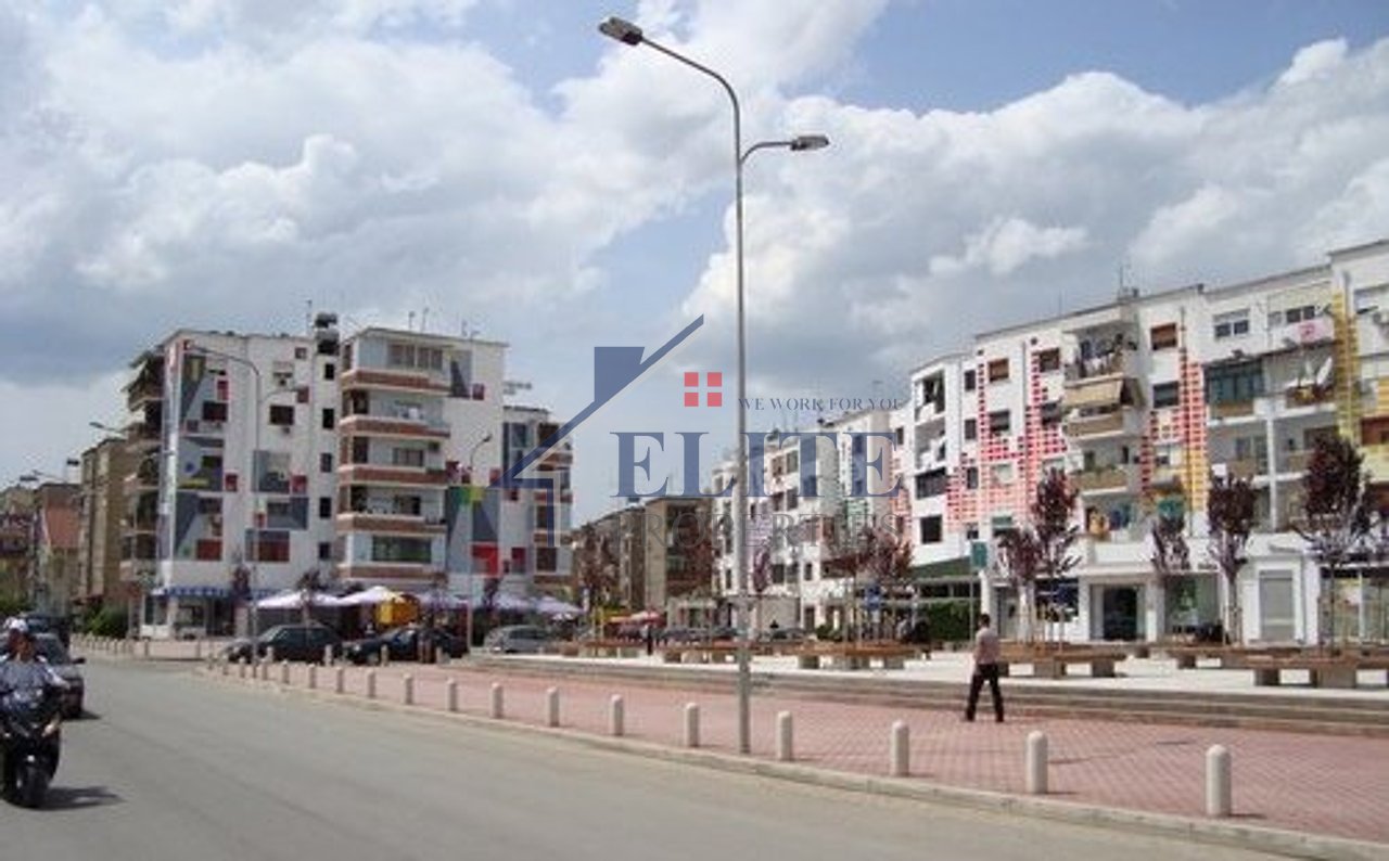 Xhamllik, truall ne shitje ose me perqindje ndertimi