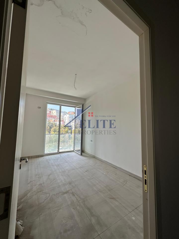 Liqeni i Thatë, apartament 2+1 në shitje