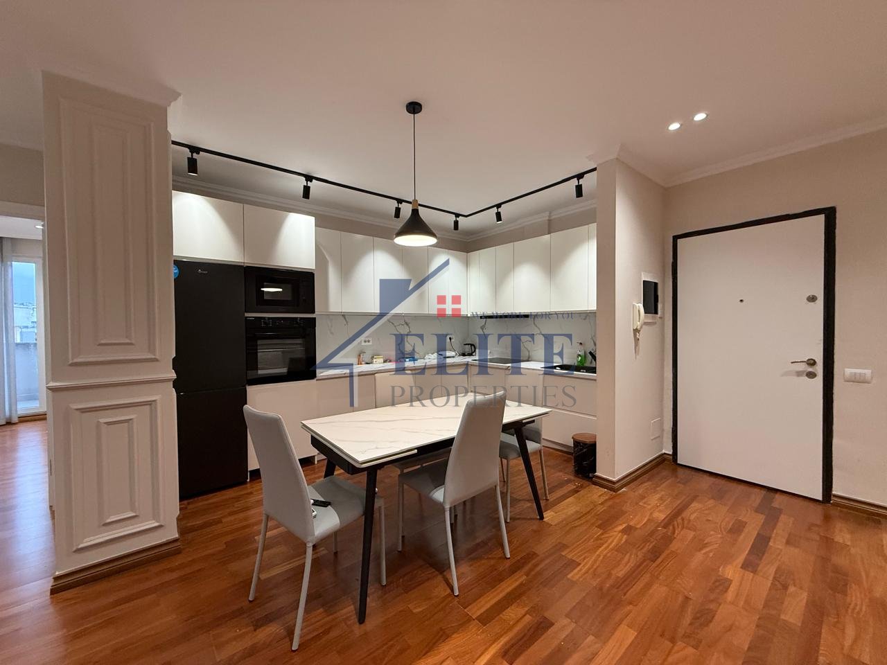 Via Myslym Shyri, attico in affitto