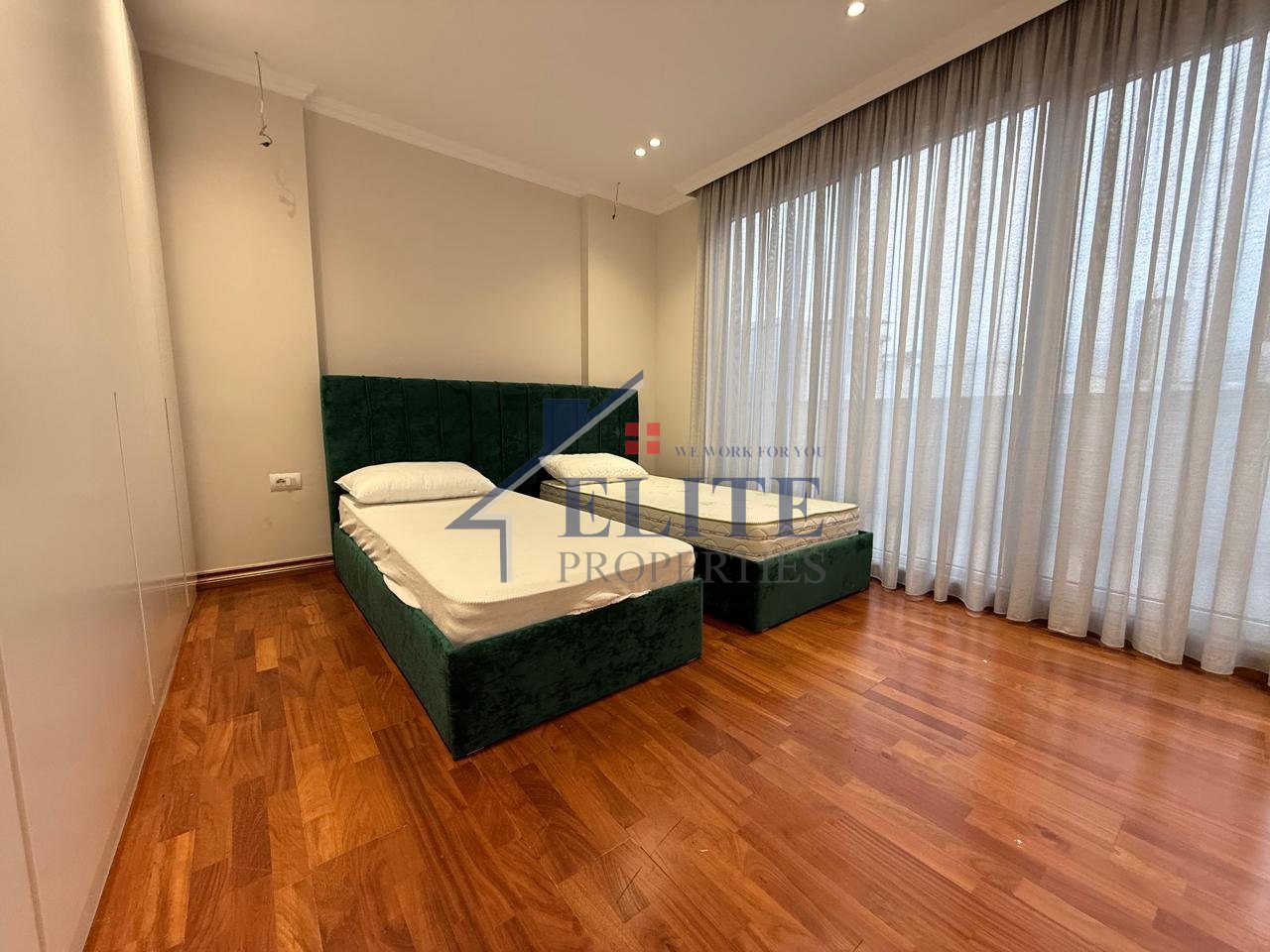 Via Myslym Shyri, attico in affitto