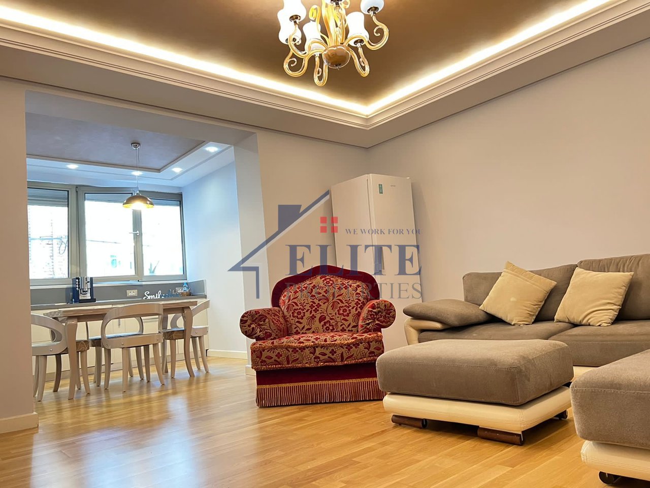 Rruga Bardhok Biba qendër, apartament 2+1 për qira