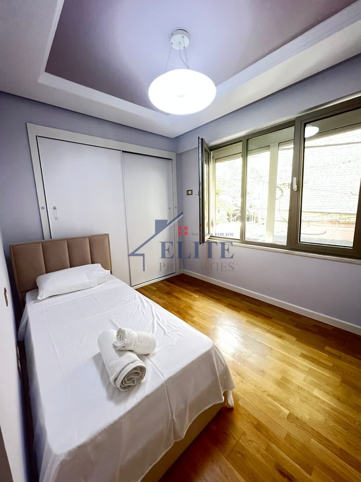 Rruga Bardhok Biba qendër, apartament 2+1 për qira