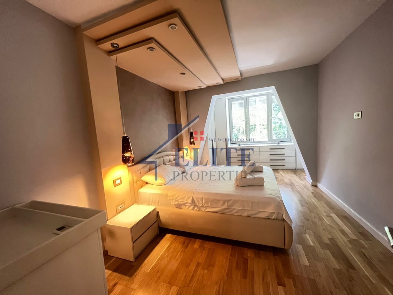 Rruga Bardhok Biba qendër, apartament 2+1 për qira