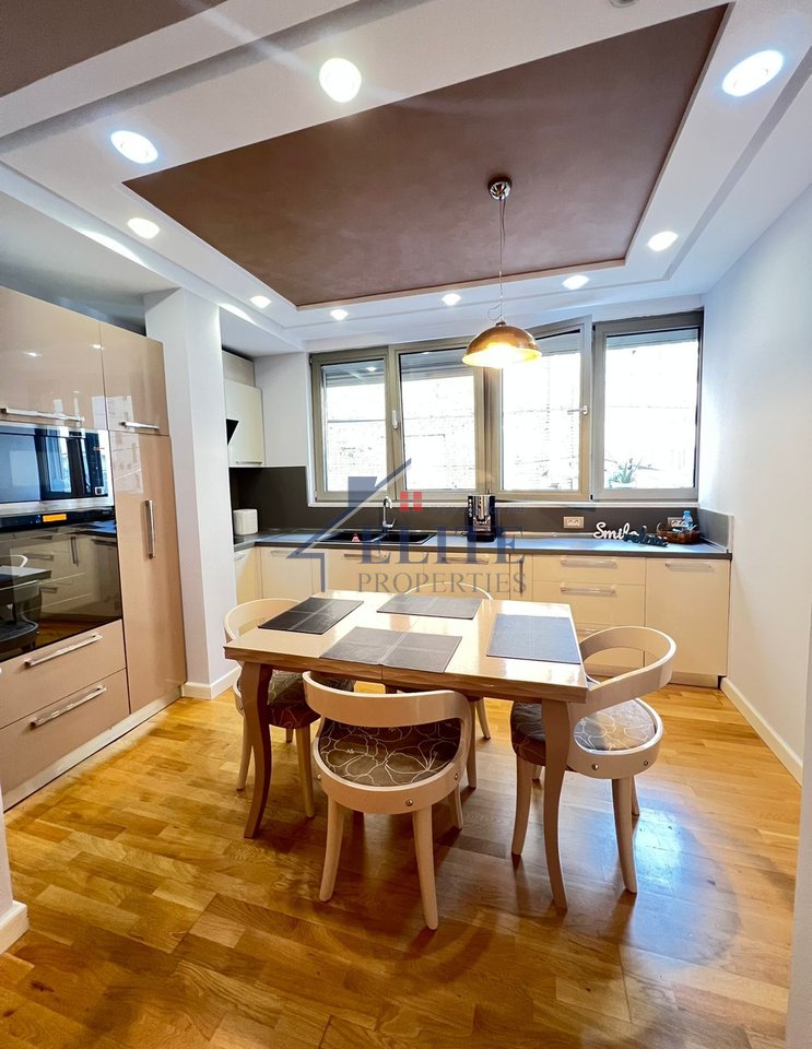 Rruga Bardhok Biba qendër, apartament 2+1 për qira