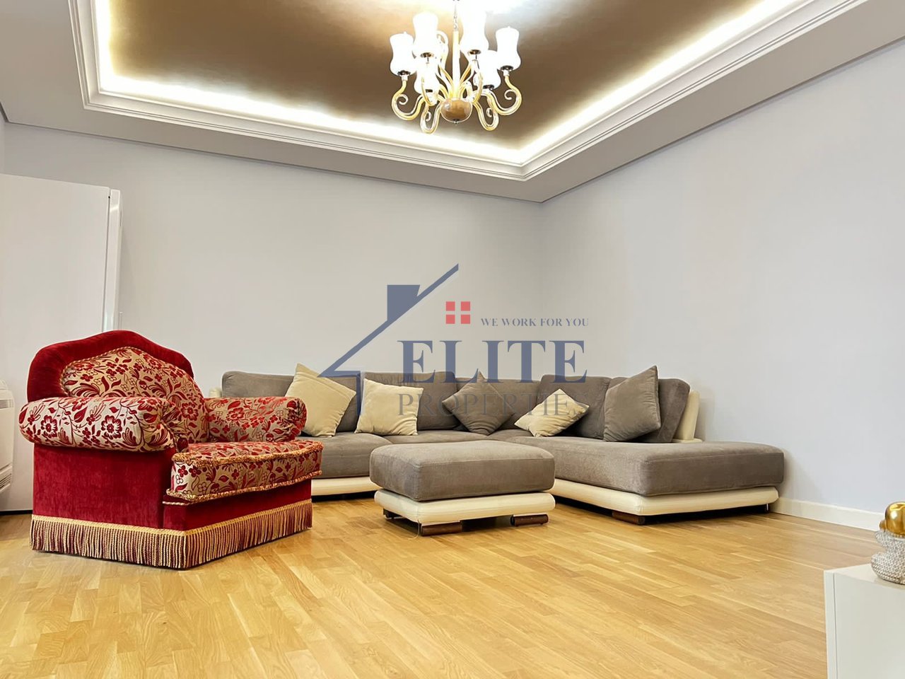 Rruga Bardhok Biba qendër, apartament 2+1 për qira