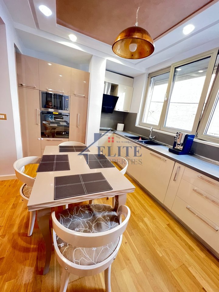 Rruga Bardhok Biba qendër, apartament 2+1 për qira