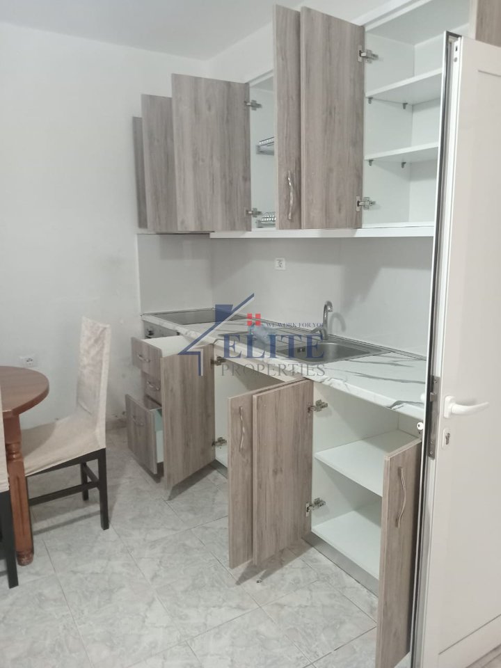 Astir, apartament 2+1 me qira