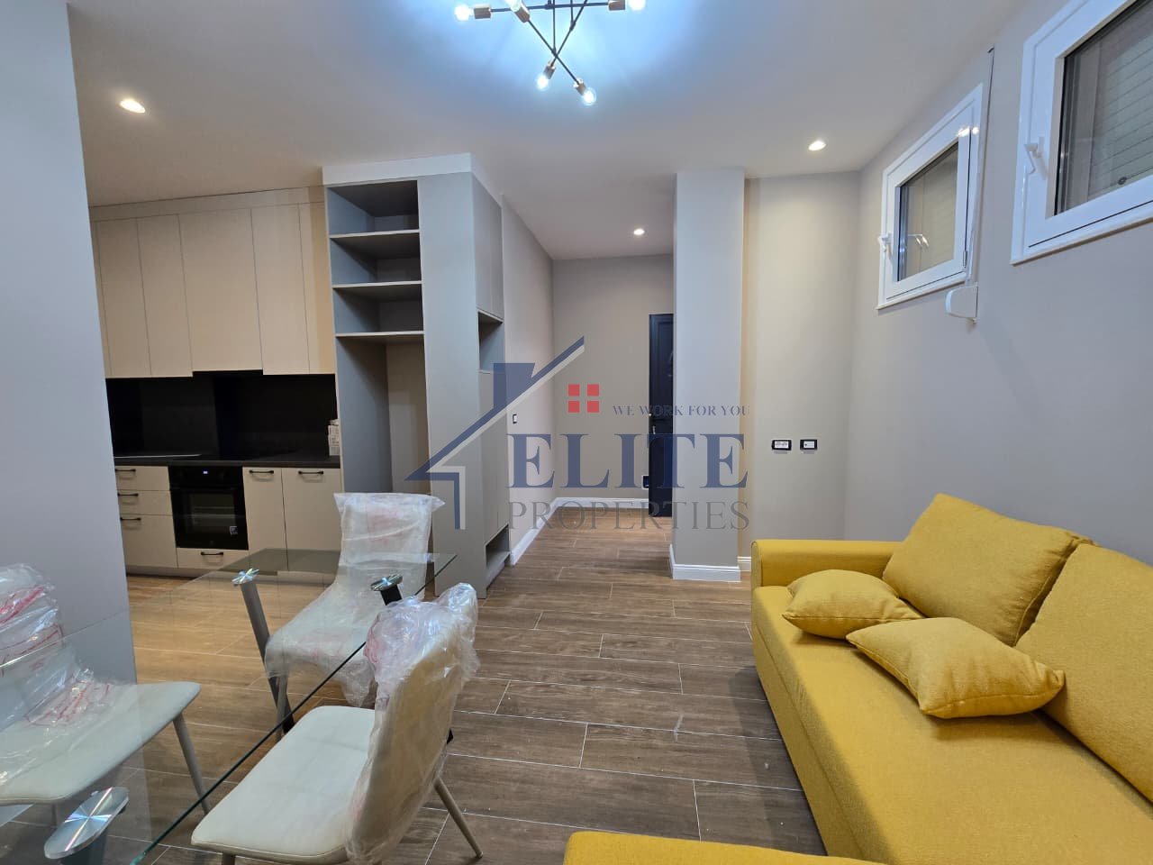 Pranë Fakultetit Ekonomik, apartament 1+1 me qira