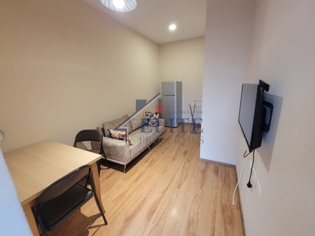 Pranë Zogut të Zi, apartament 1+1 me qira