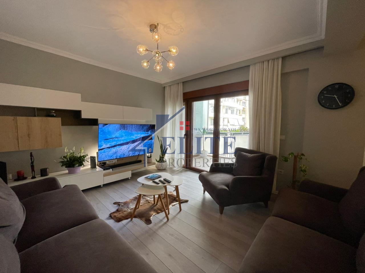 Rr. Vaso Pasha Bllok, apartament 2+1 me qira