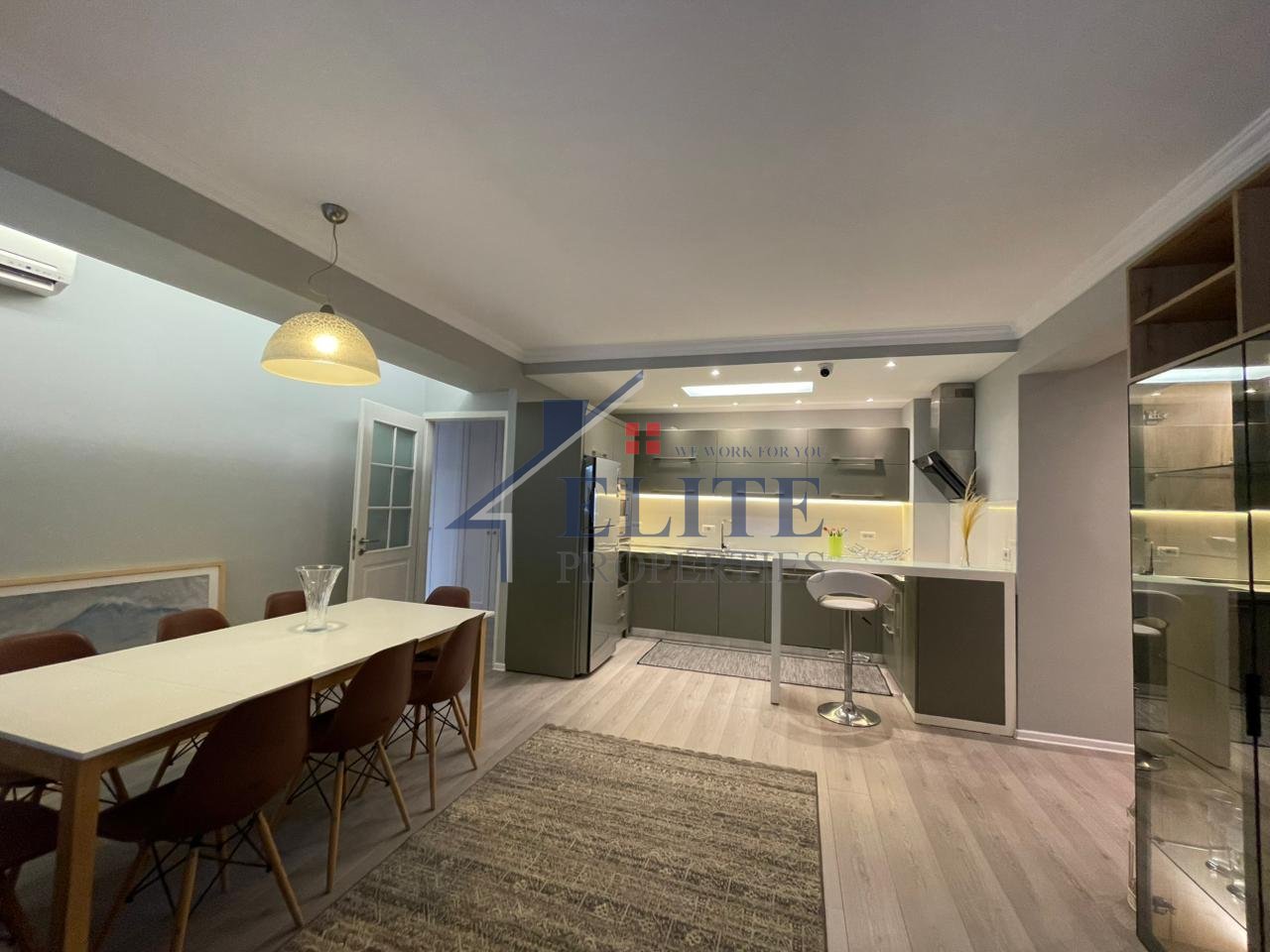 Rr. Vaso Pasha Bllok, apartament 2+1 me qira