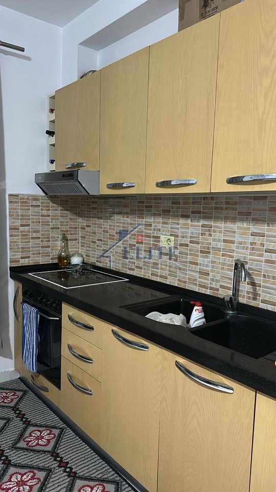 Laprakë, 2+1 apartment for rent