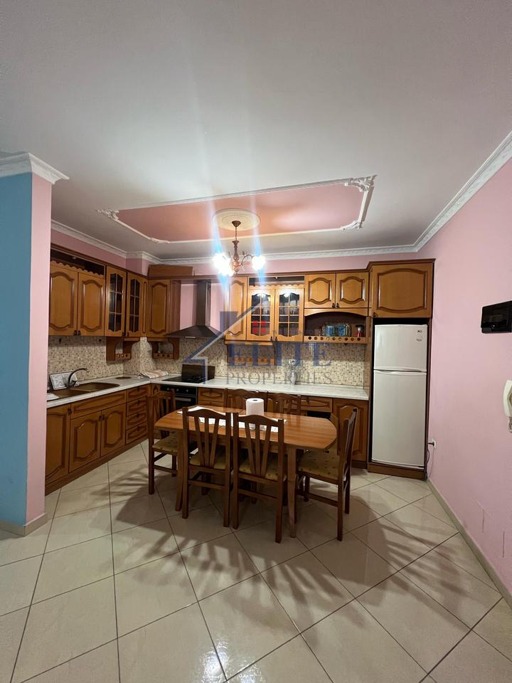 Palazzi Gialli - appartamento 2+1 in affitto