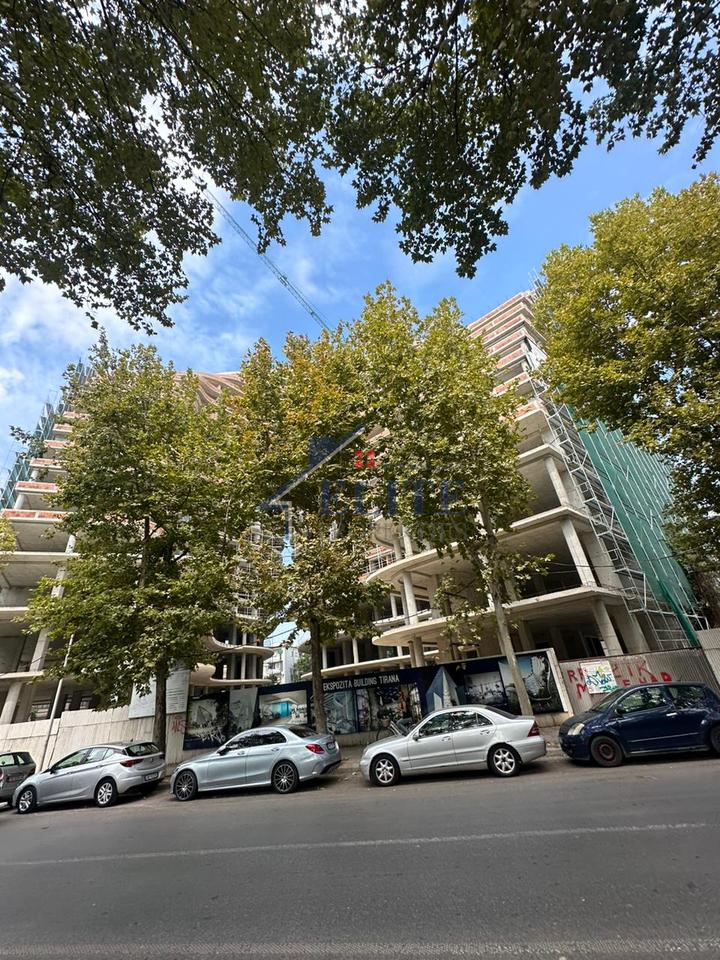 Edificio Ekspozita, appartamento con due camere da letto in vendita