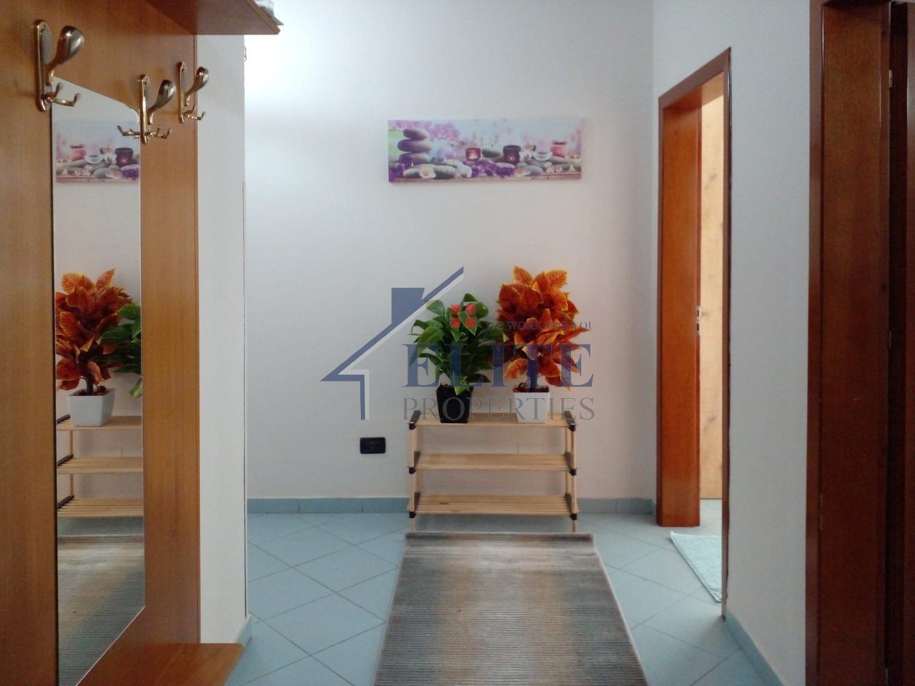 Rruga Mine Peza, apartament 3+1 me qira