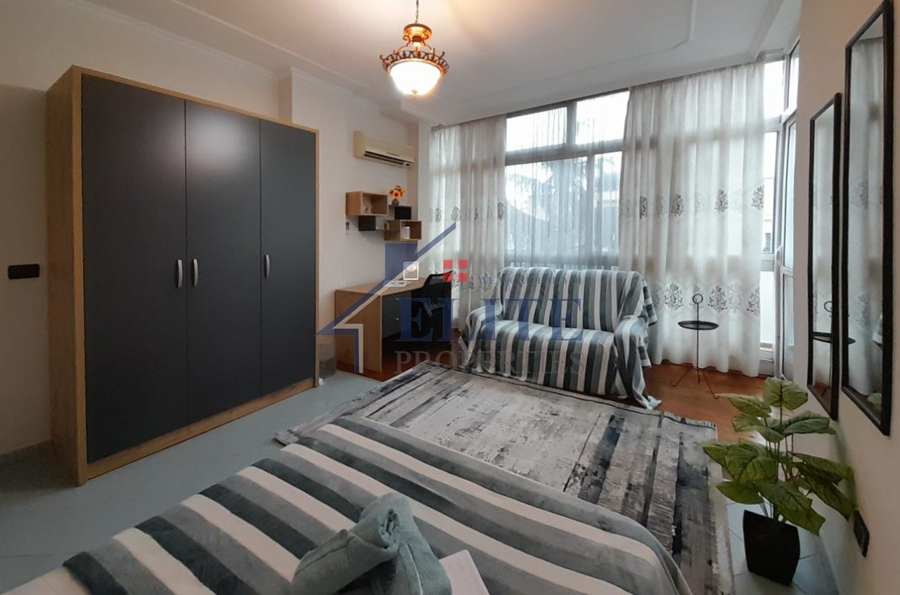 Rruga Mine Peza, apartament 3+1 me qira