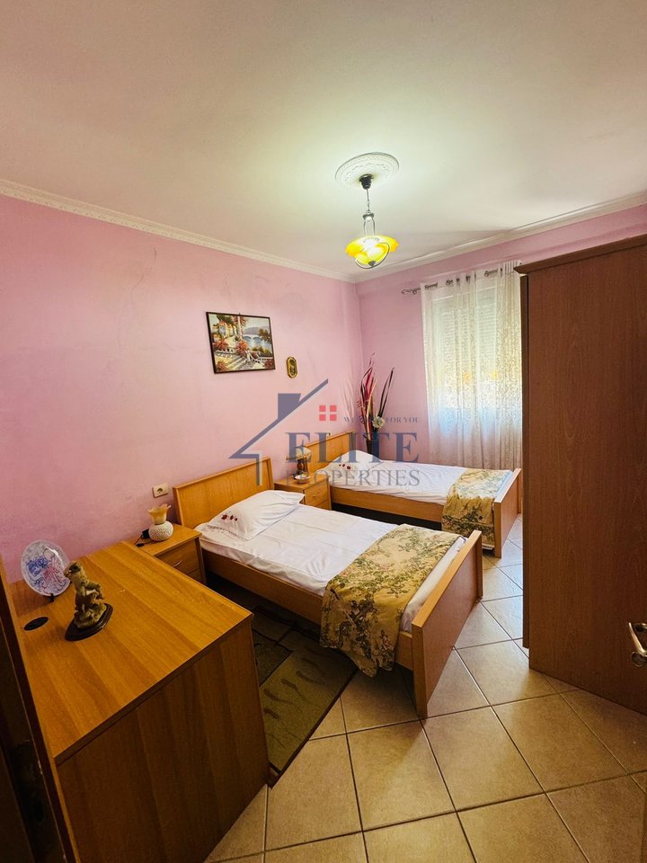 Astir vicino all'Artist Bar, appartamento con due camere da letto in affitto