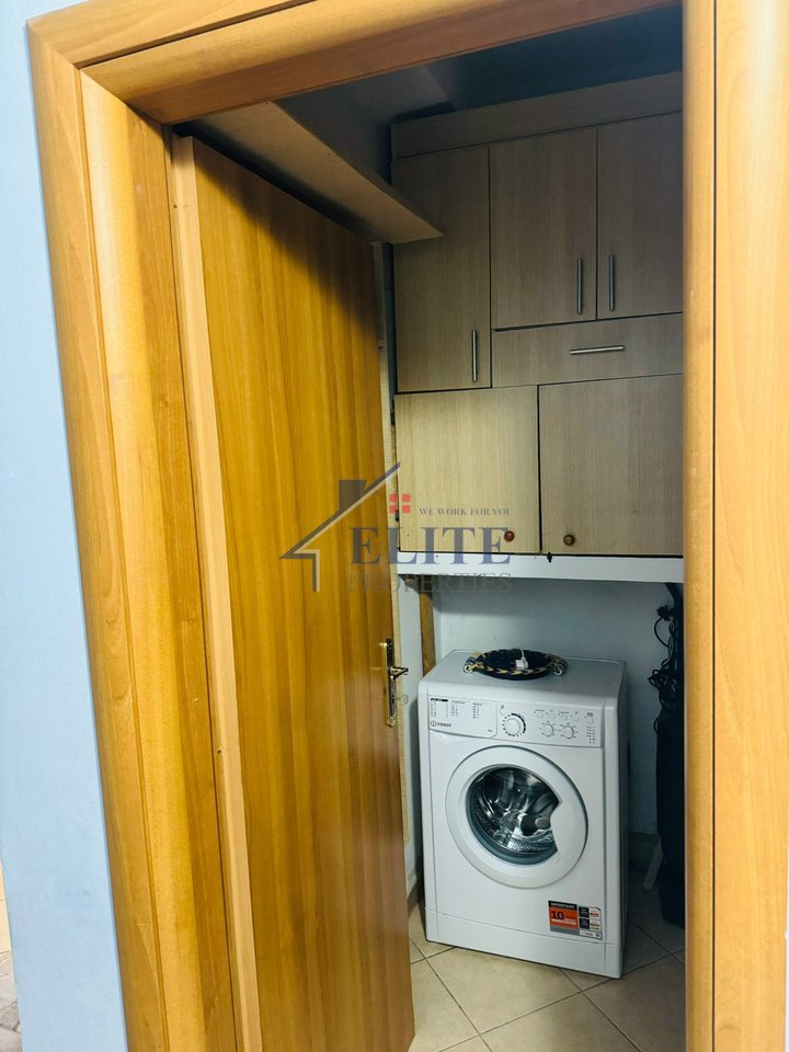 Astir vicino all'Artist Bar, appartamento con due camere da letto in affitto
