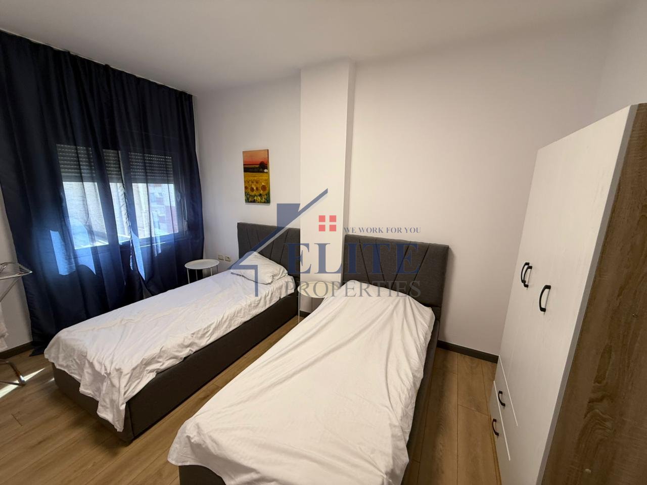 Pranë Qendrës Kristal, apartament 2+1 në shitje