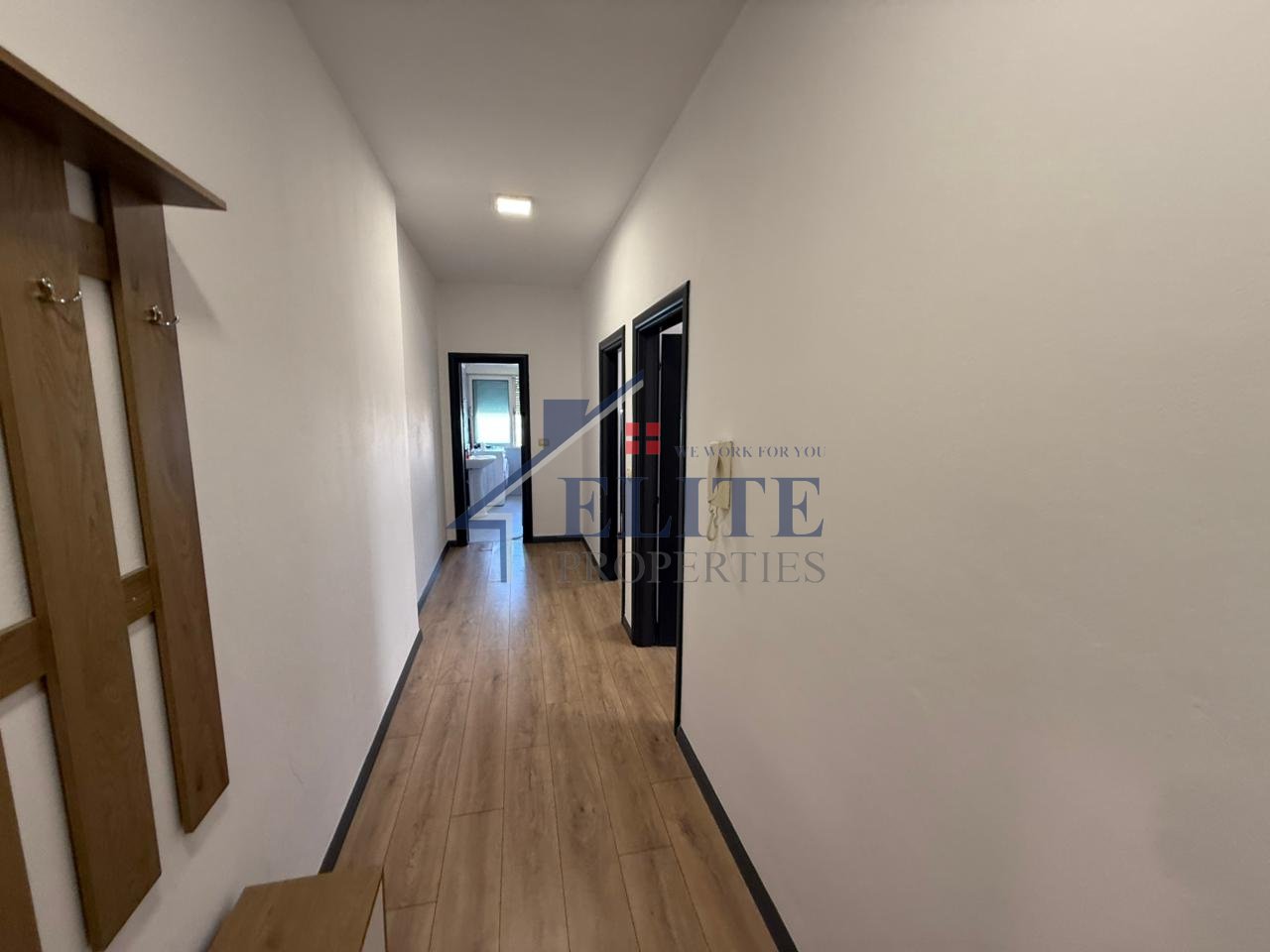 Pranë Qendrës Kristal, apartament 2+1 në shitje