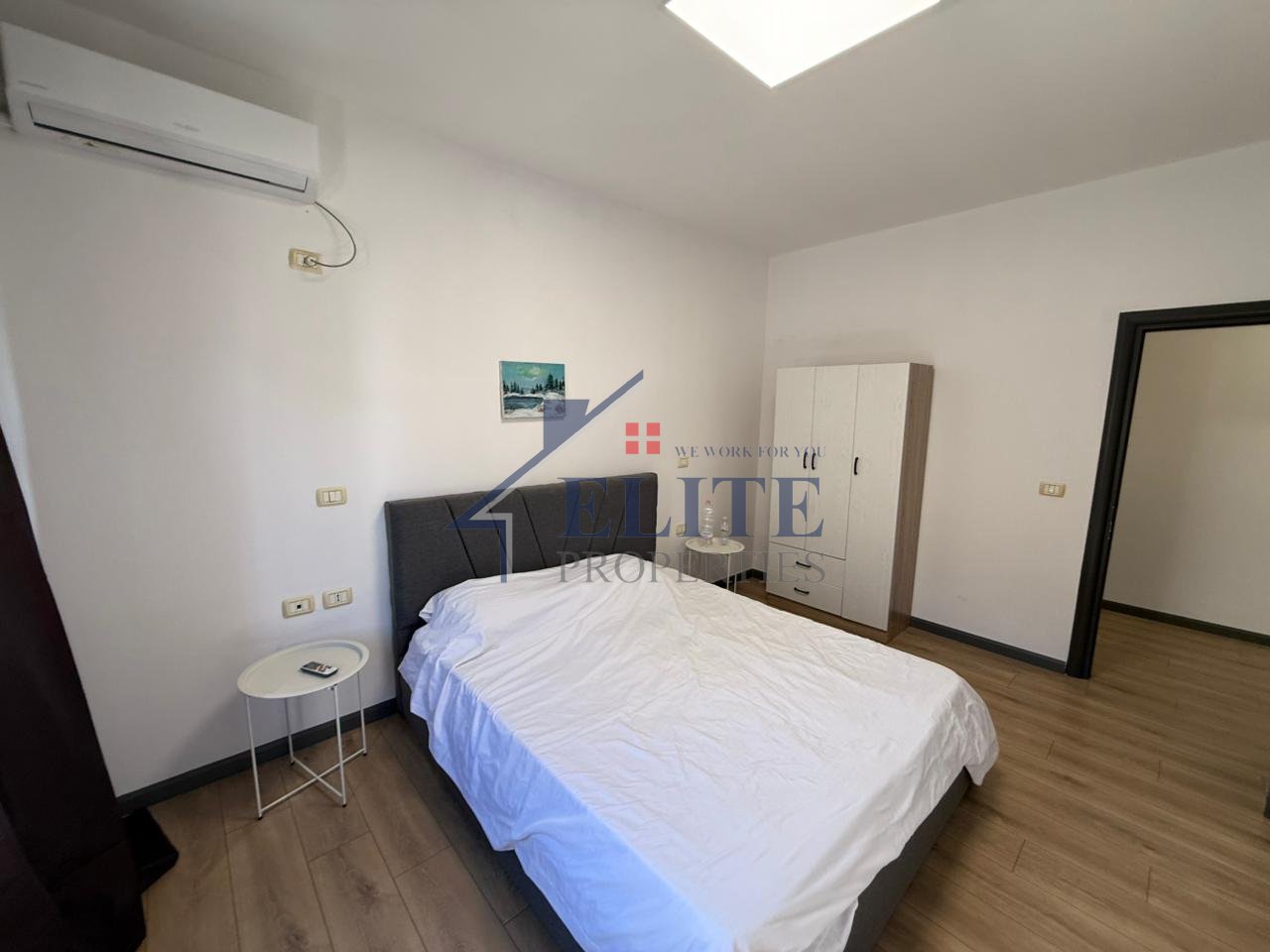 Pranë Qendrës Kristal, apartament 2+1 në shitje